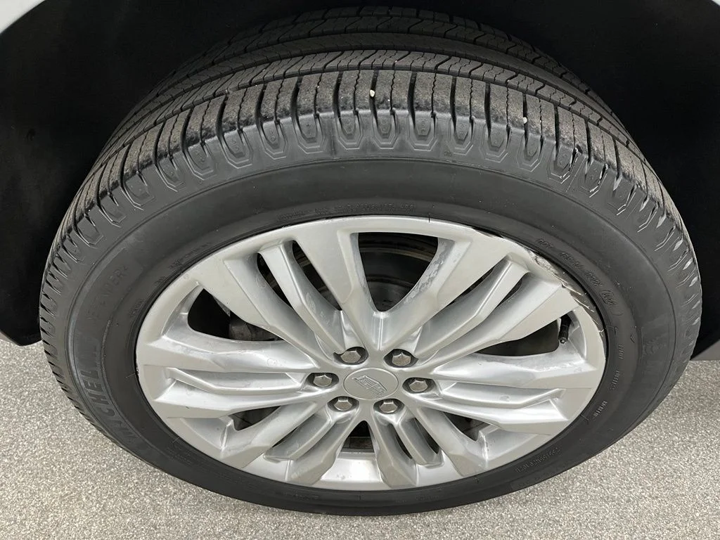 Used 2019 Silver Cadillac Premium Luxury image 15