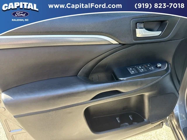 Used 2017 Gray Toyota SE image 20