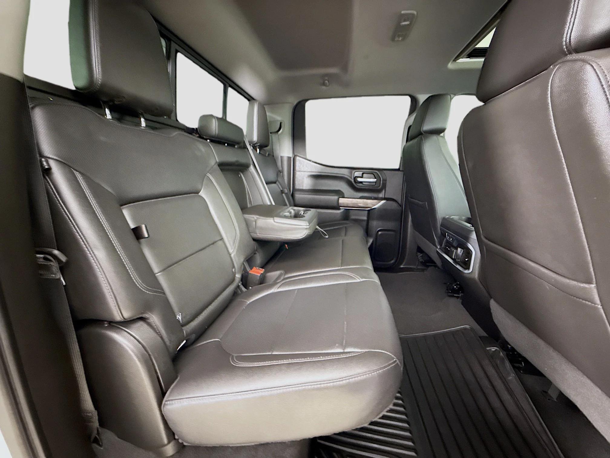 Used 2021 IRIDESCENT PEARL TRICOAT Chevrolet LTZ image 31
