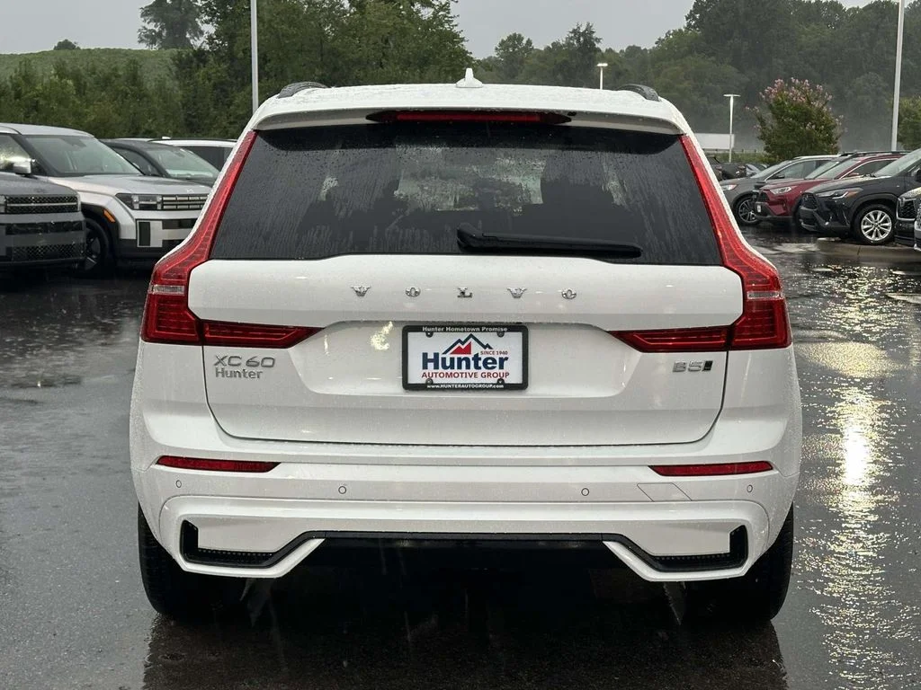 Used 2025 White Volvo Core image 26