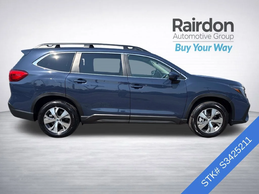 Used 2025  Subaru Premium image 4