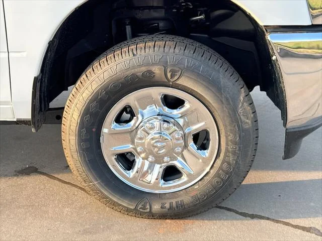 New 2026 Bright White Clear-Coat Exterior Paint RAM Tradesman image 10