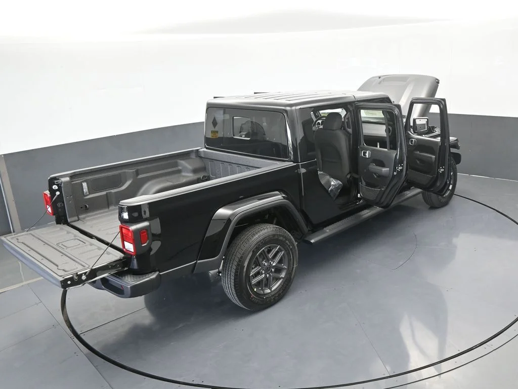 New 2026 Black Clear-Coat Exterior Paint Jeep Sport S image 60
