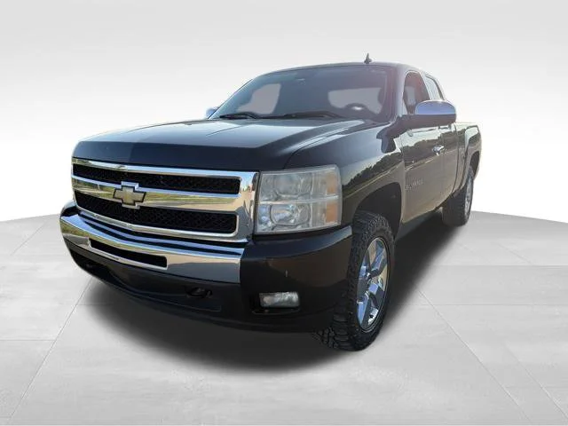 Used 2010 Black Chevrolet LT image 7
