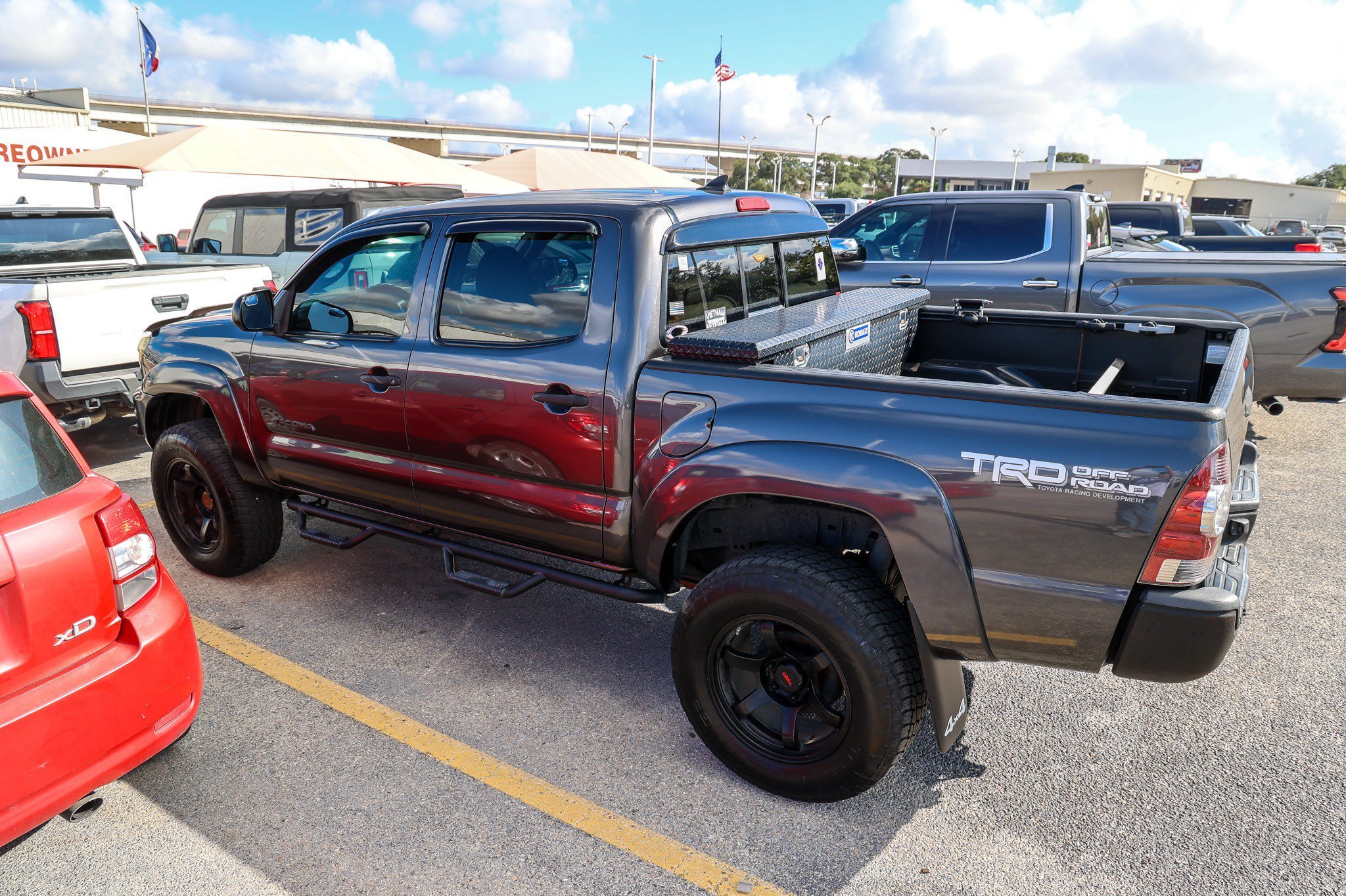Used 2013 MAGNETIC GRAY MET Toyota DBL CAB 4WD V6 AT image 11