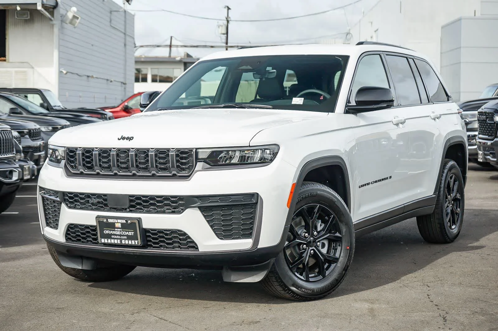 2026 Jeep Grand Cherokee Laredo Altitude