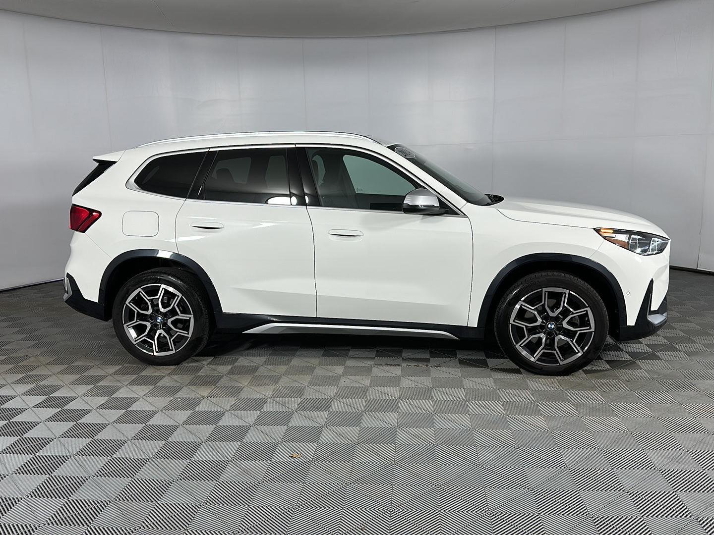 Certified Used 2024 Alpine White BMW xDrive28i image 7