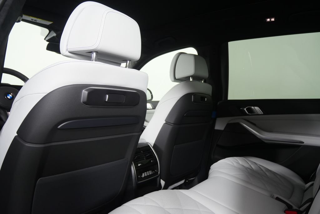 New 2027 Alpine White BMW xDrive40i image 18