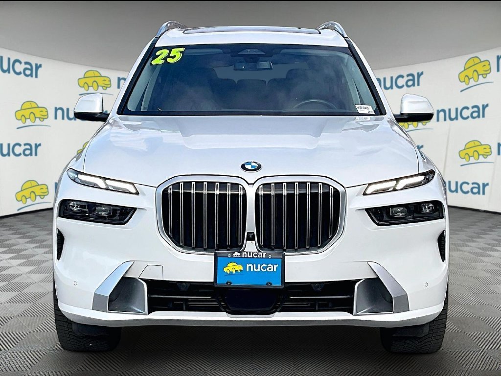 Used 2025 Alpine White BMW xDrive40i image 2