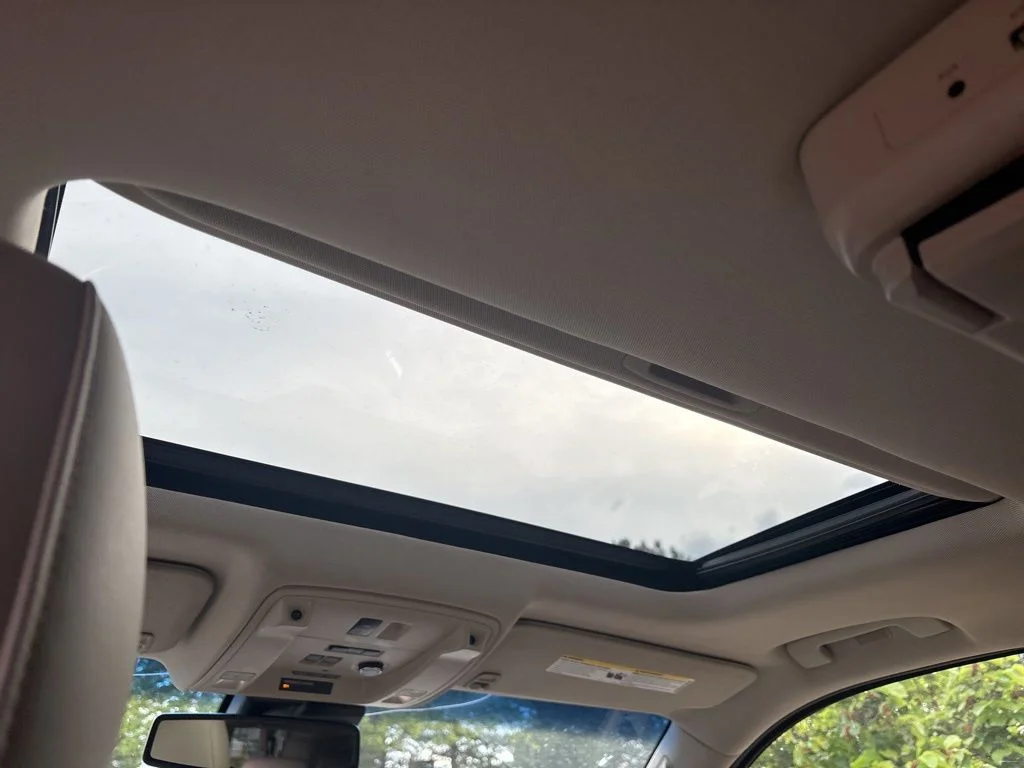 Used 2015 White Cadillac Luxury image 18
