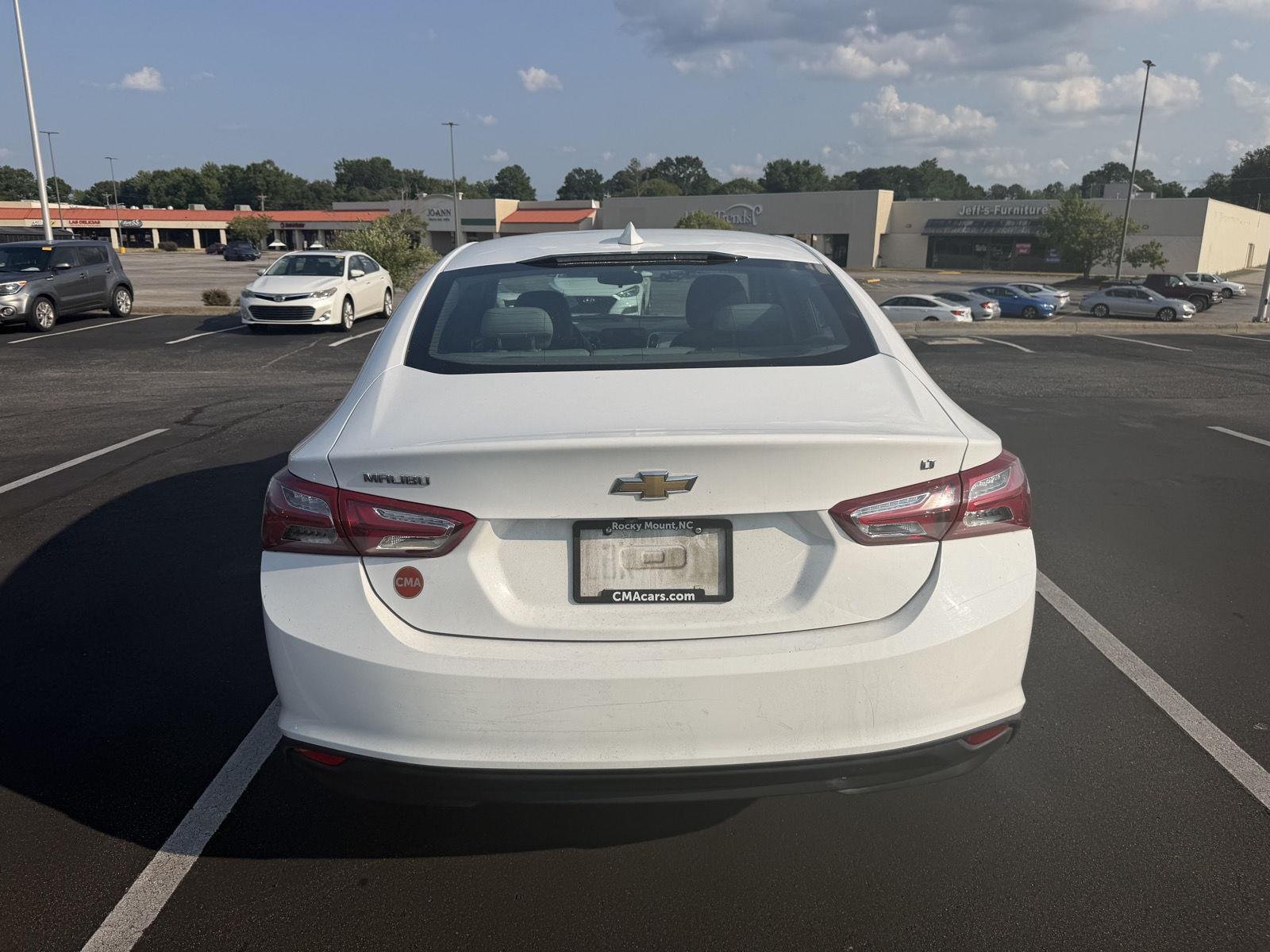 Used 2022 Summit White Chevrolet LT image 6