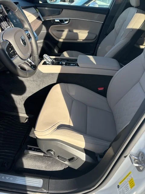 2026 Volvo XC90 Plus - Photo 30