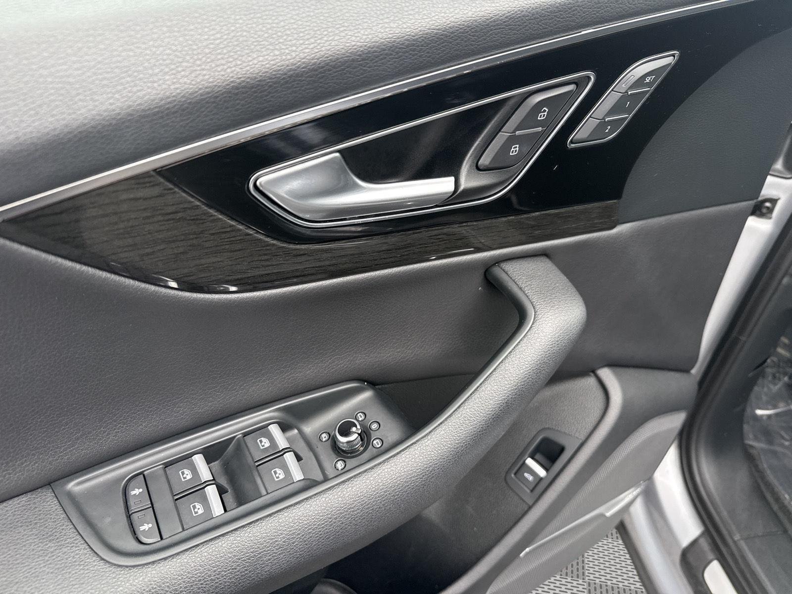 Used 2018 Florett Silver Metallic Audi Prestige image 22