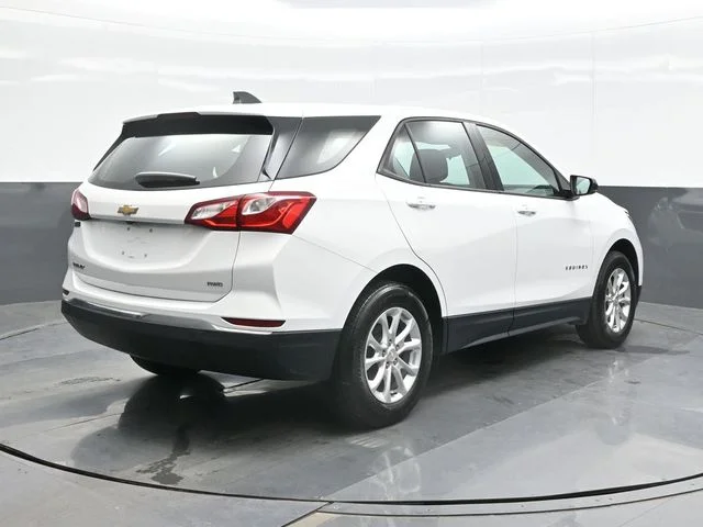 Used 2018 White Chevrolet LS image 9