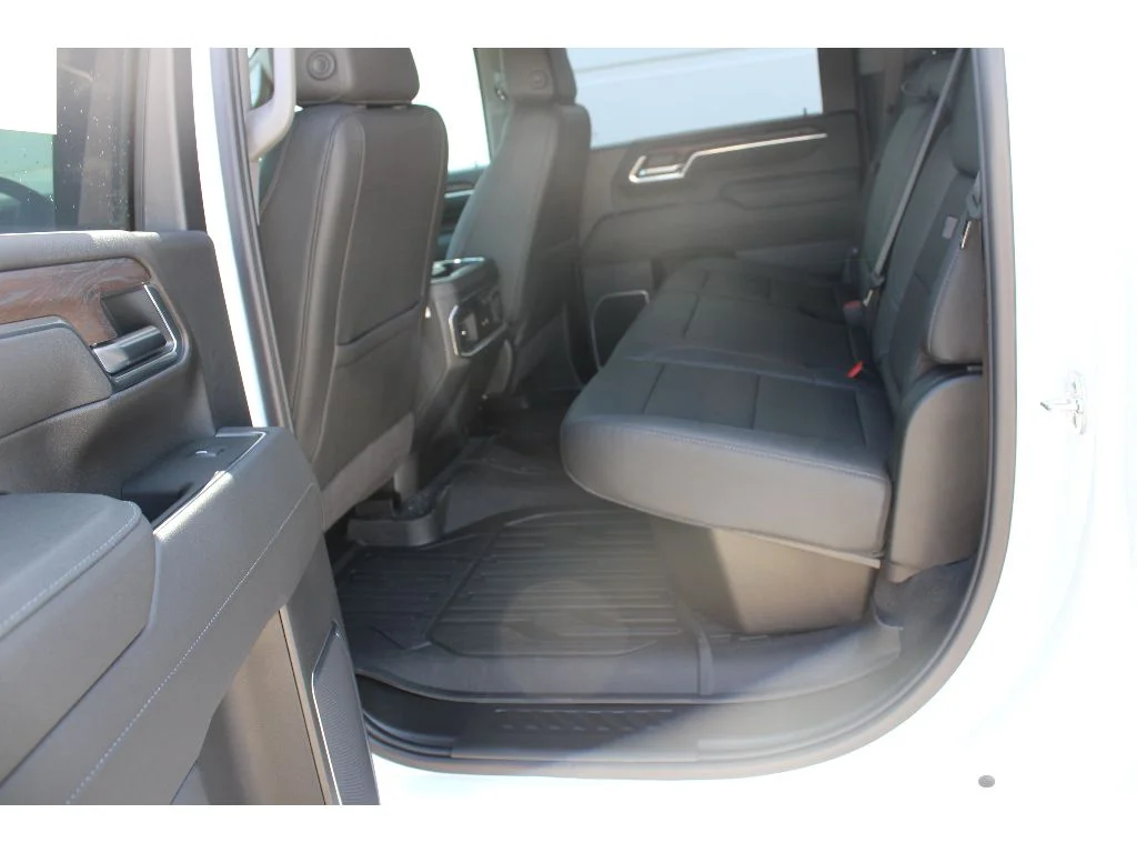 New 2026 WHITE GMC SLT image 4