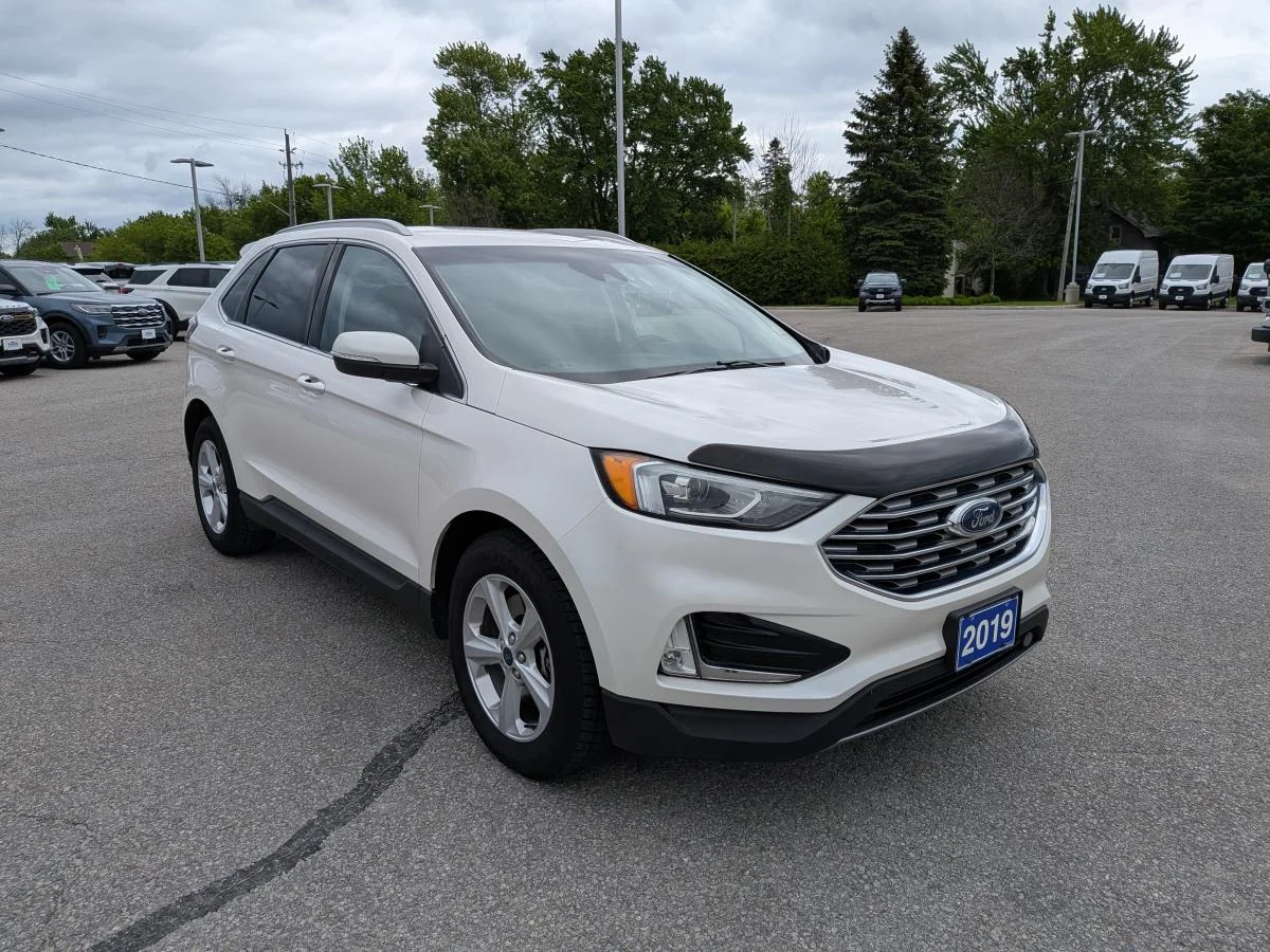 Used 2019 White Ford Sel Awd image 3