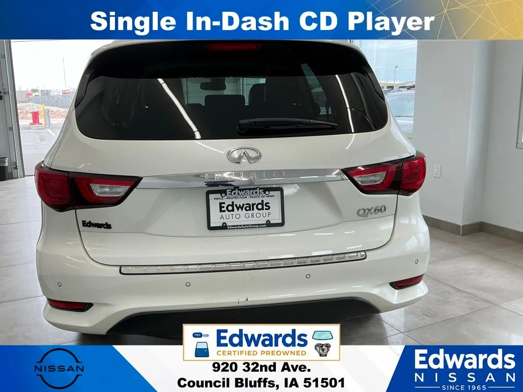 Used 2017 White INFINITI Base image 11