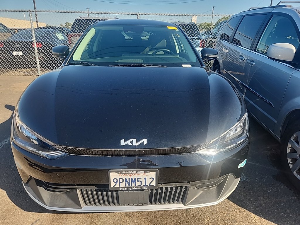 Used 2024 Aurora Black Kia Light image 2