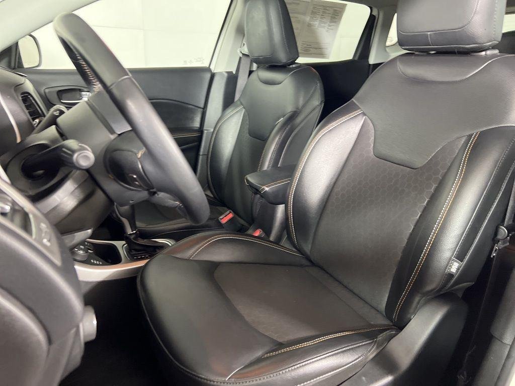 Used 2019 White Clearcoat Jeep Latitude image 11