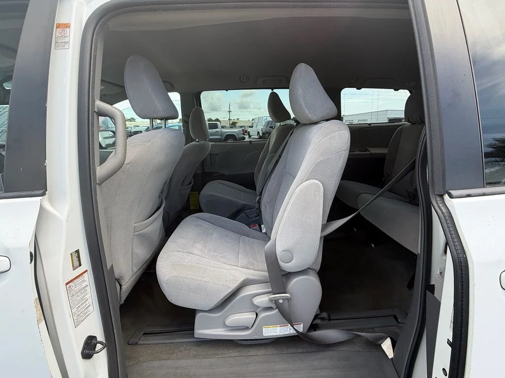 Used 2015 White Toyota LE image 7