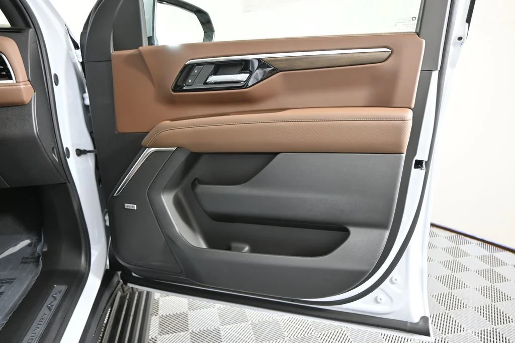 2026 Chevrolet Suburban High Country - Photo 12