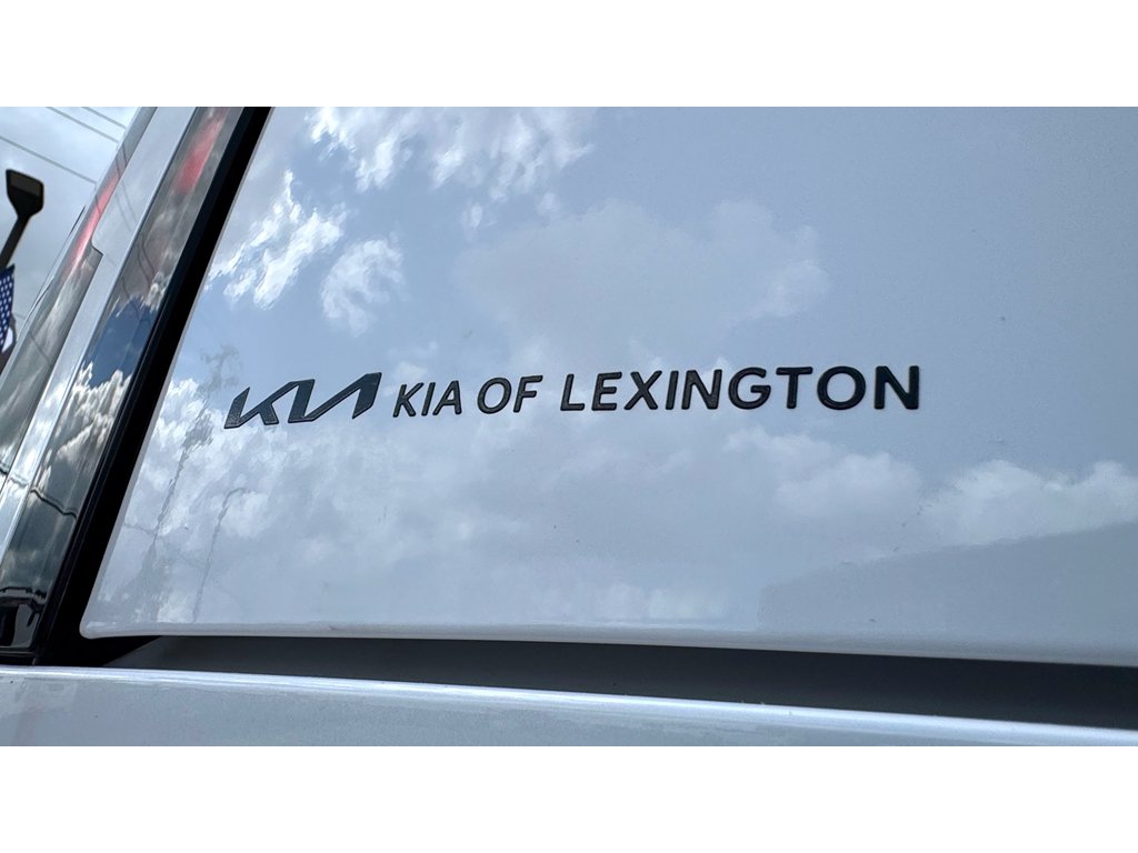 New 2027 Glacial White Pearl Kia X-Line EX image 6