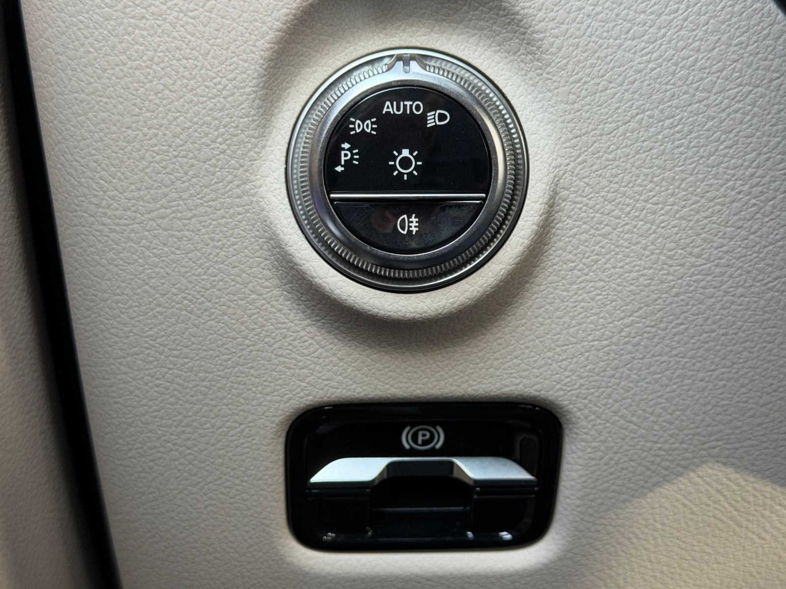 New 2026 Polar White Mercedes-Benz C 300 image 22