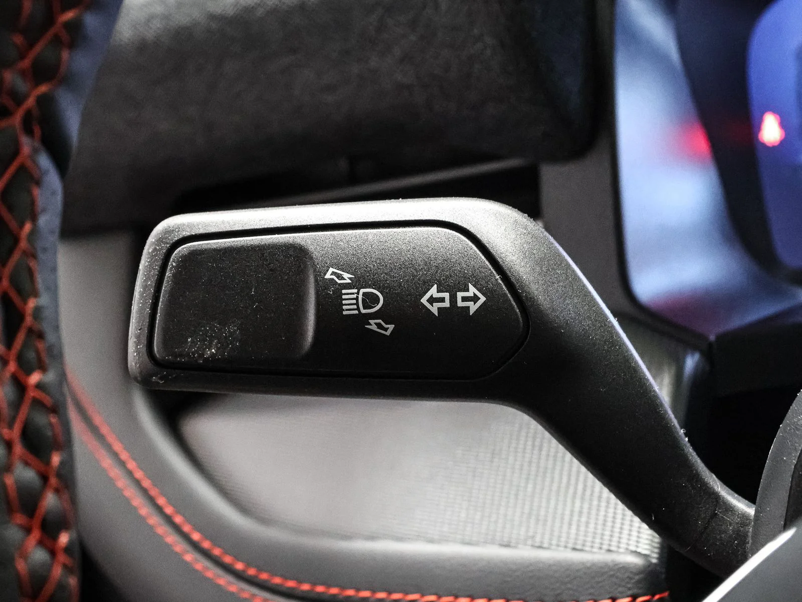 2026 Ford Explorer ST-Line - Photo 37