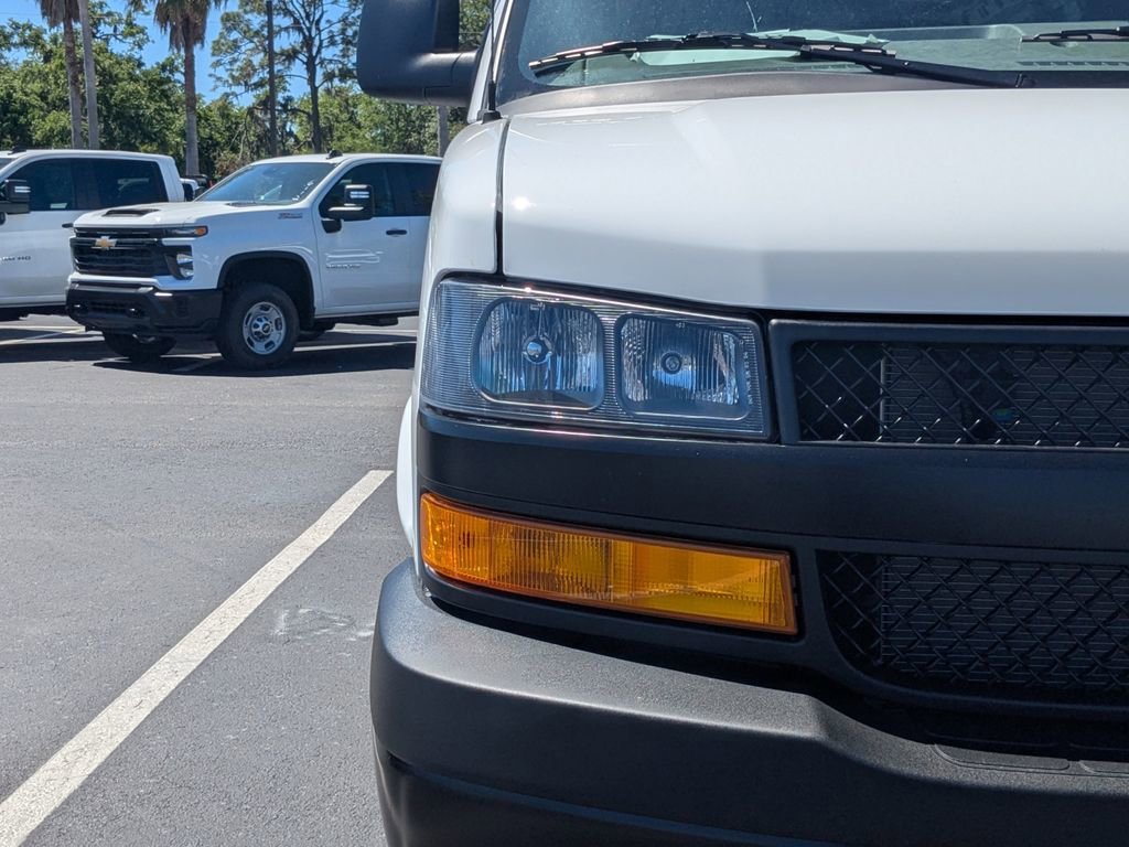 2025 Chevrolet Express Cargo Work Van - Photo 11