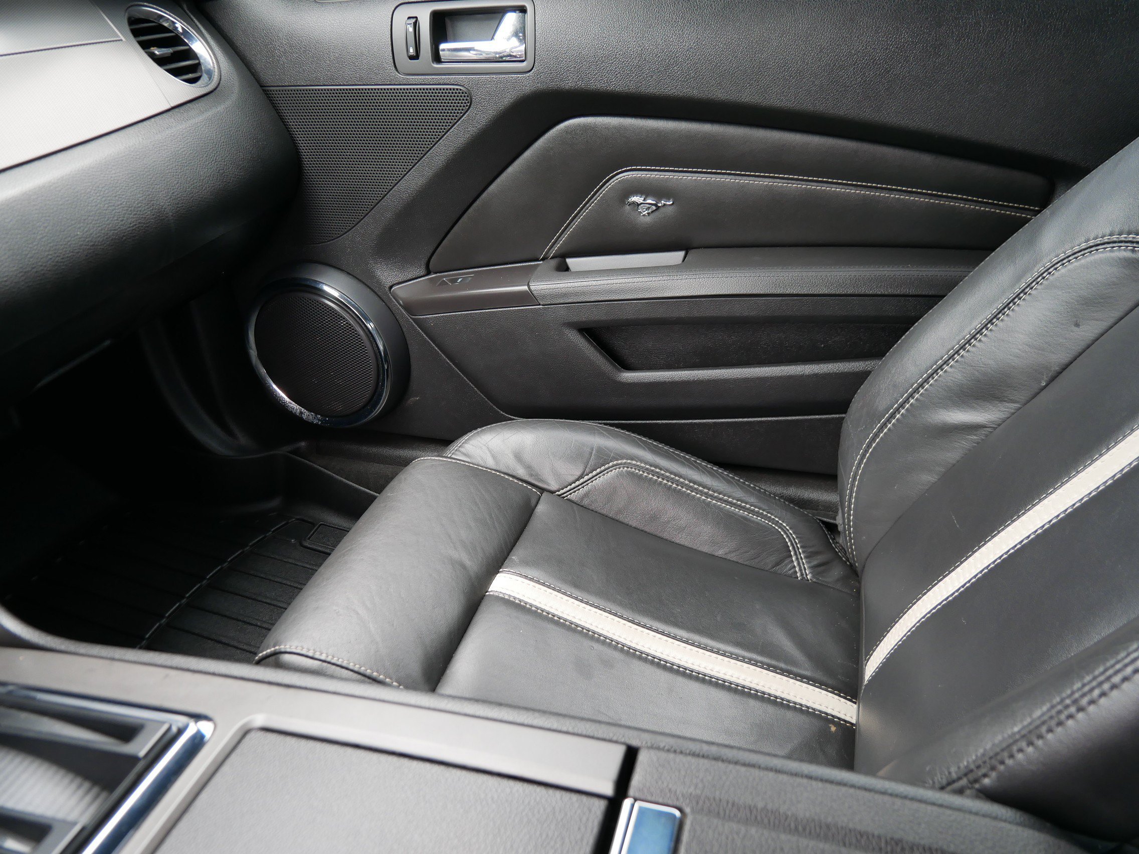 Used 2011 Red Ford GT image 17