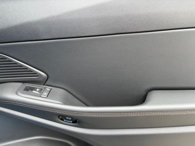New 2026 Hydro Blue Pearl-Coat Exterior Paint Jeep Laredo image 18