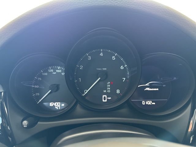 2024 Porsche Macan T - Photo 12