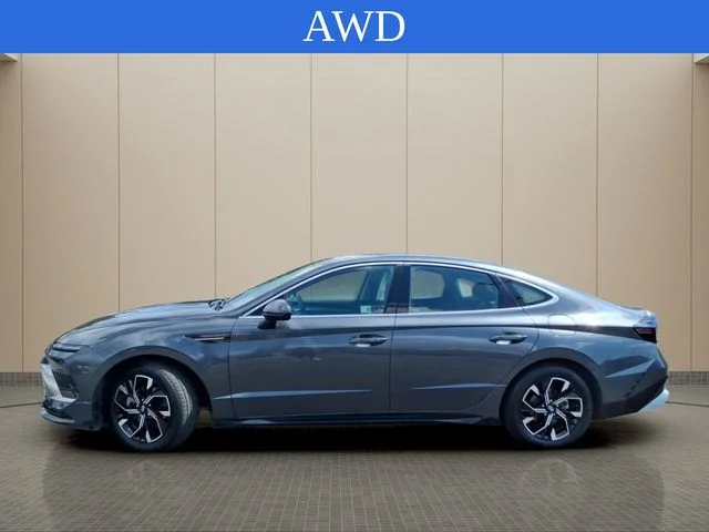 Used 2025 Gray Hyundai SEL image 14