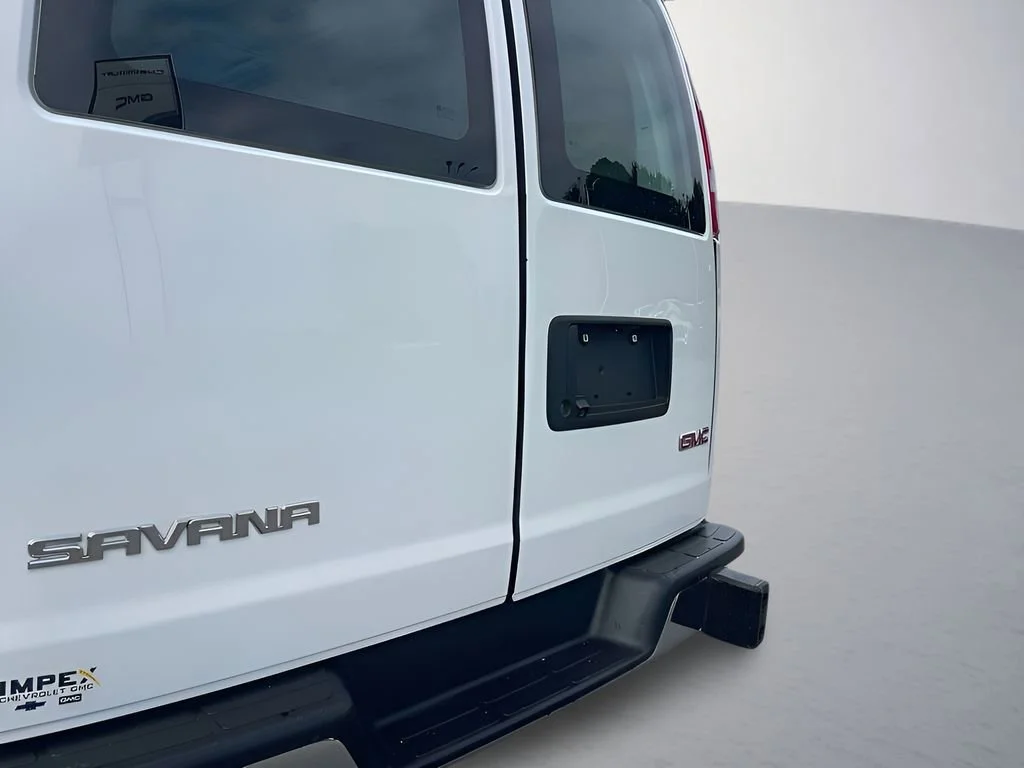 Used 2023 Summit White GMC Work Van image 33