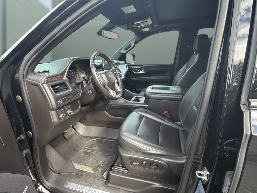 Used 2021 Black Chevrolet Z71 image 9