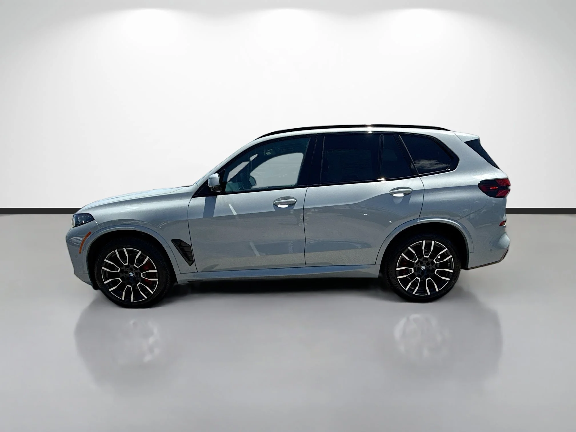 New 2026 Brooklyn Grey Metallic BMW sDrive40i image 6