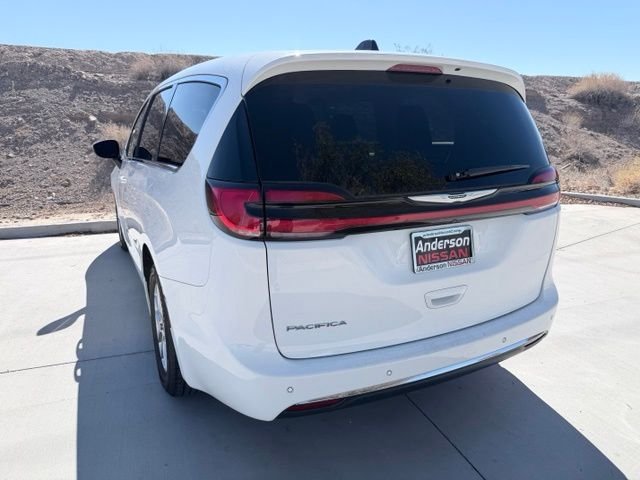2023 Chrysler Pacifica Touring L - Photo 8