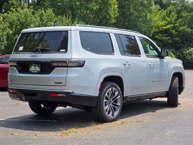 New 2026 Silver-Zynith Exterior Paint Jeep Summit Reserve image 39
