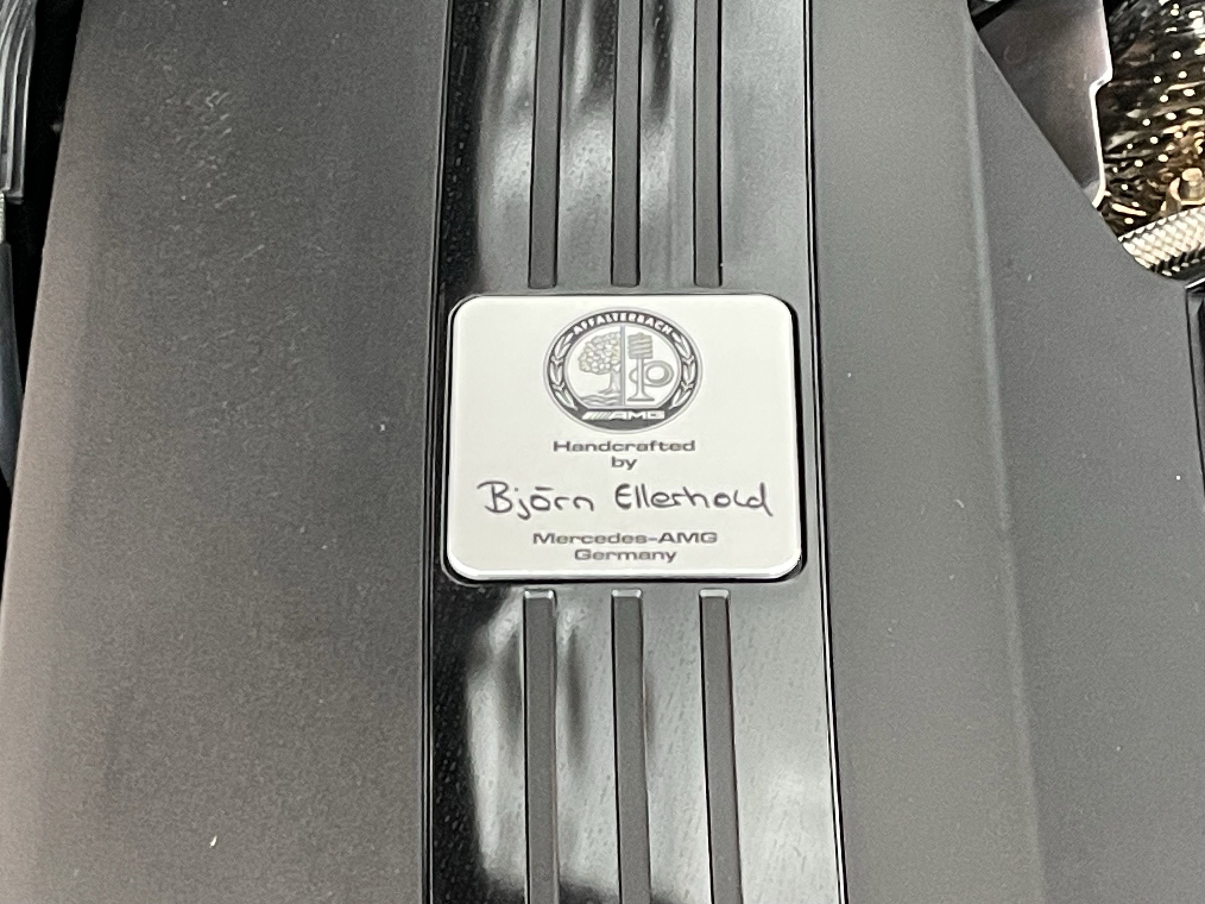 New 2026 MANUFAKTUR Graphite Grey Magno Mercedes-Benz AMG® S 63 E 4MATIC® Sedan image 45