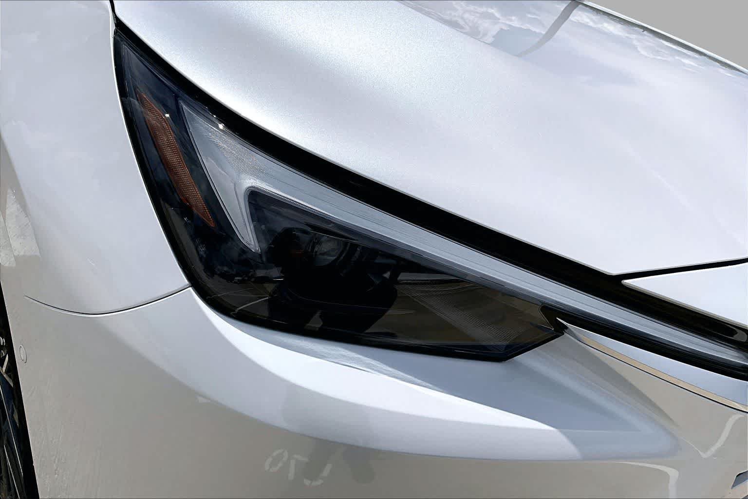 New 2026 Wind Chill Pearl Lexus PREMIUM AWD image 13