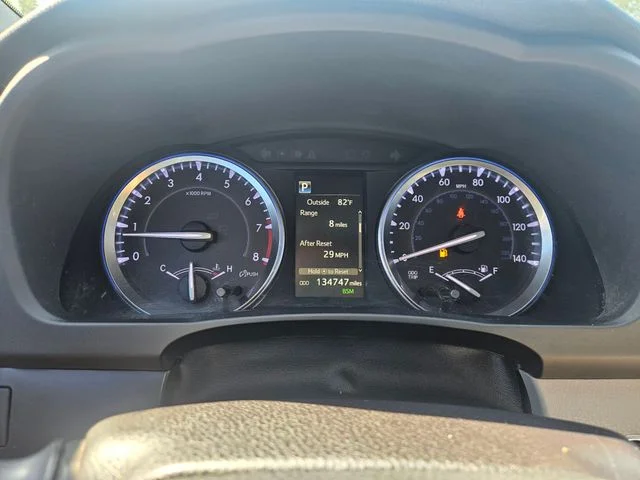 Used 2019 Silver Toyota XLE image 15