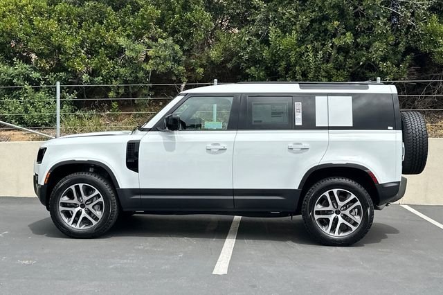 New 2026 Fuji White Land Rover S image 2