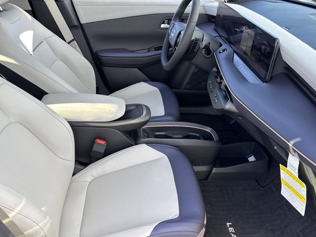 New 2026 Seabreeze Blue Pearl / Super Black Two-tone Nissan SV+ image 20