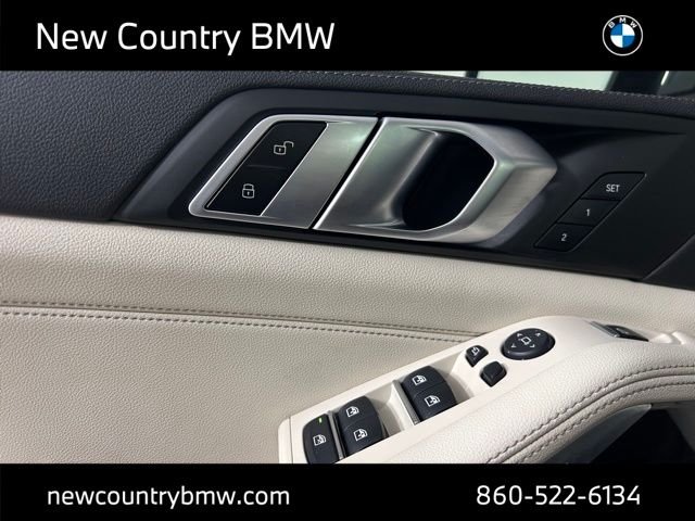Used 2021 Arctic Grey Metallic BMW xDrive40i image 12