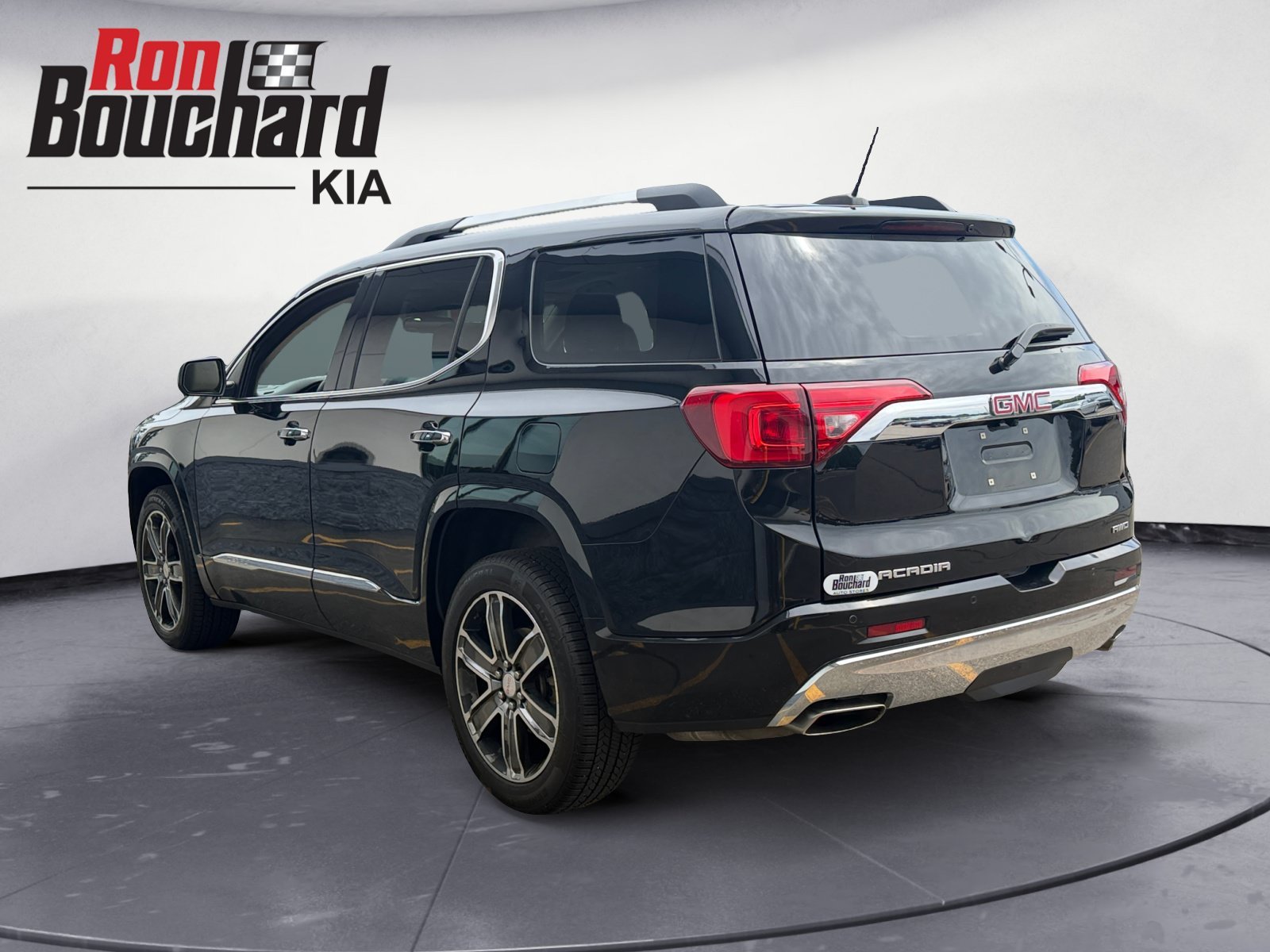 Used 2017 Ebony Twilight Metallic GMC Denali image 4