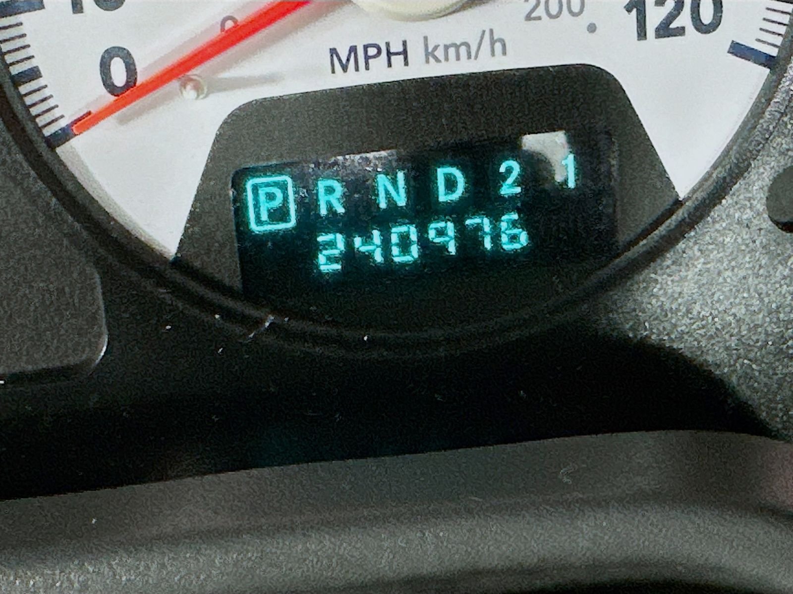 Used 2006 Bright Silver Metallic Dodge SLT image 11