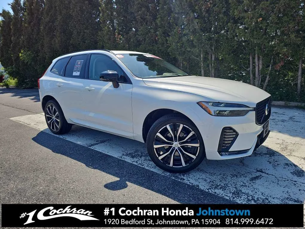 2024 Volvo XC60 Plus Dark Theme