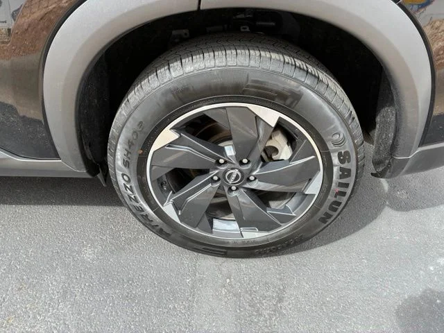 Used 2024 Super Black Nissan SV image 17