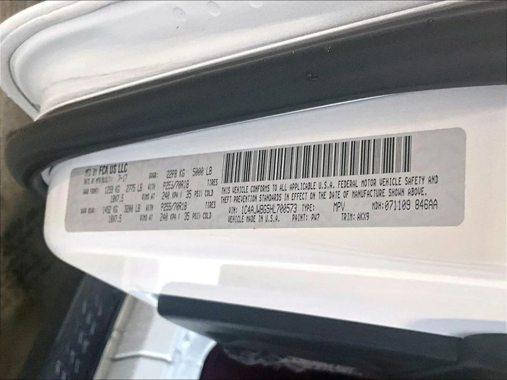 Used 2017 White Jeep Sahara image 34