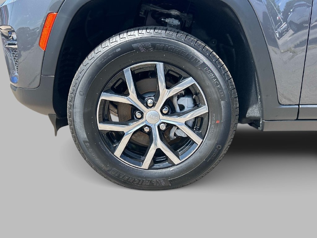 Used 2025 Gray Jeep Limited image 9